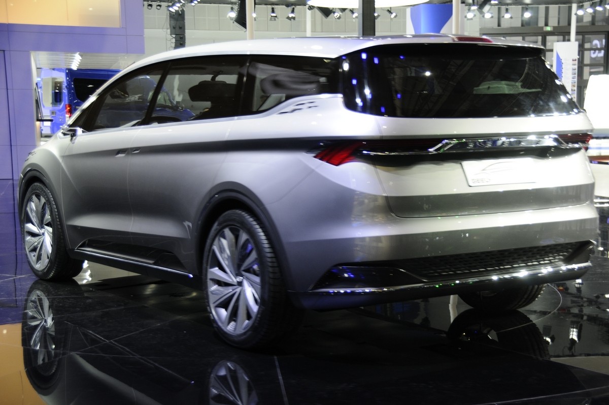 INTIP : Geely uji prototaip MPV, mungkinkah ini bakal ... INTIP : Geely uji prototaip MPV, mungkinkah ini bakal ...