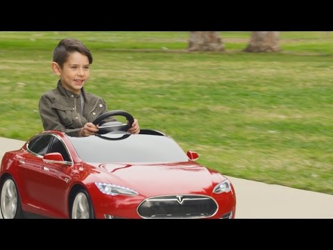 Tesla Model S for Kids: Battery-powered Ride-on Car by Radio Flyer