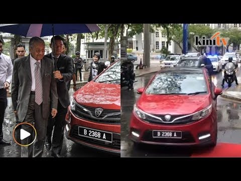 Dr M pandu sendiri kereta menghadiri majlis rasmi k&#039;jaan